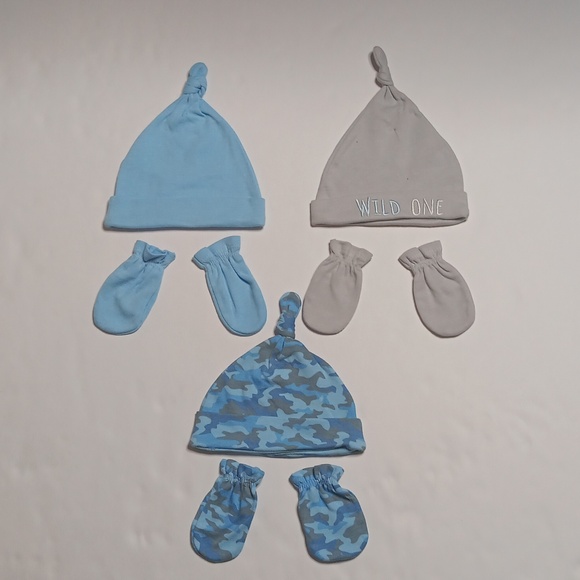 BETTY & BOB Other - Infant Caps and Scratch Mittens